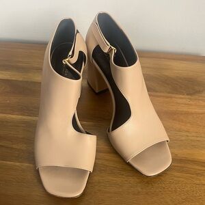 ViaSpiga Eladine Leather Cutout Peep Toe Pump Italy Women's Size 7.5